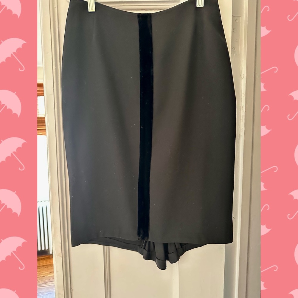 M Siamo Classic Pencil Skirt with Velvet Details